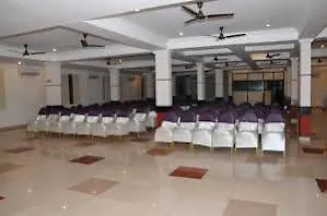 Kizhake Chālakudi فندق فارشا إنترناشيونال الهند